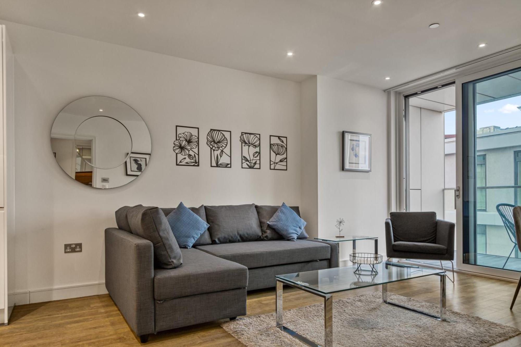 Stylish And Spacious- One Bed In Nine Elms Londres Exterior foto