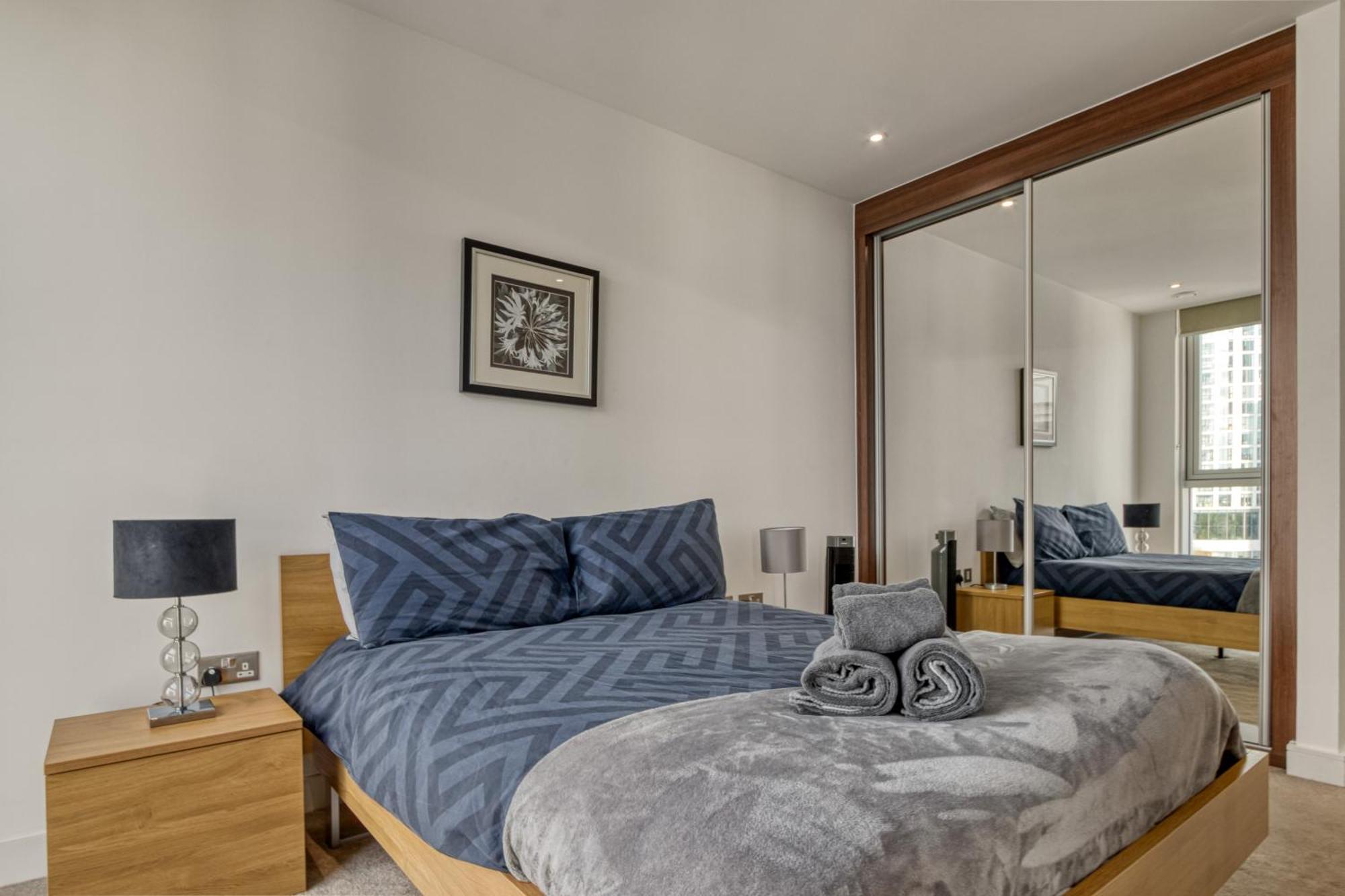 Stylish And Spacious- One Bed In Nine Elms Londres Exterior foto